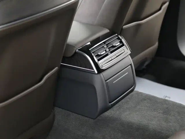 Audi A8 — Фото автомобиля 19
