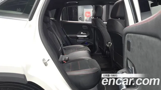 Mercedes-Benz EQA — Фото автомобиля 12
