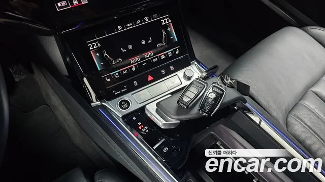 Audi e-tron — Фото автомобиля 12