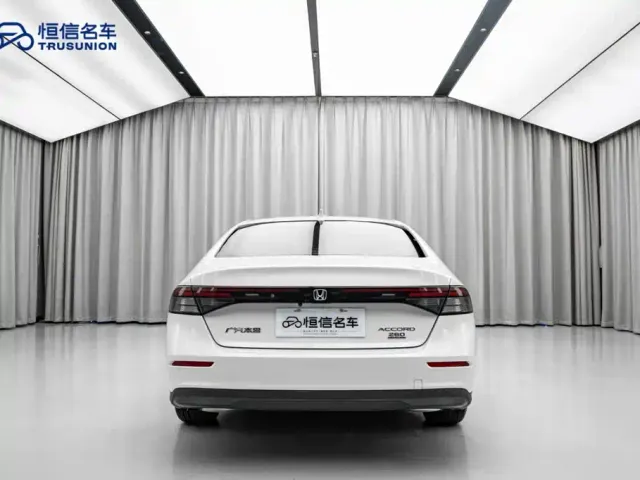 Honda Accord — Фото автомобиля 10