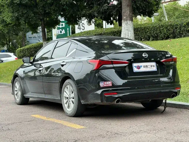 Nissan Teana — Фото автомобиля 4