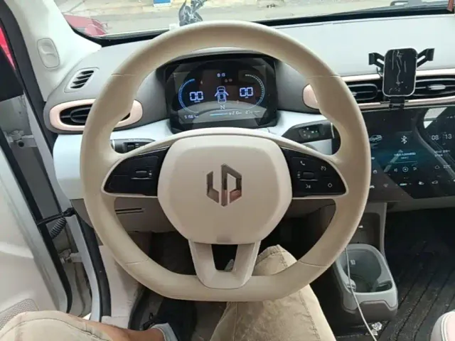 Leapmotor T03 — Фото автомобиля 10