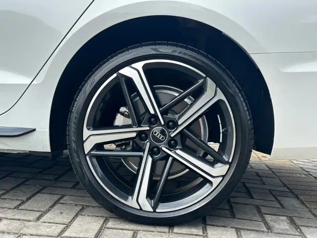 Audi A4L — Фото автомобиля 18
