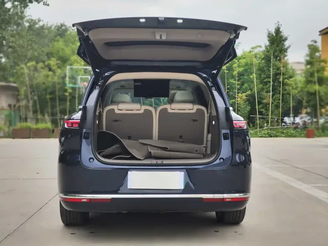 IM Motors LS9 — Фото автомобиля 26