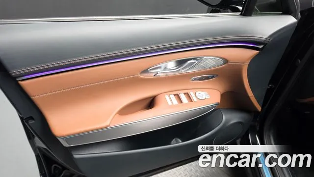 Genesis GV70 — Фото автомобиля 13