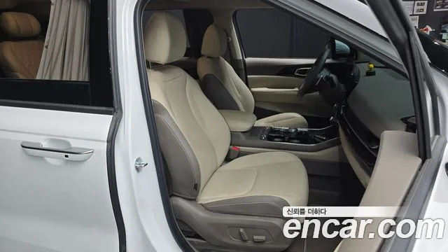 Kia Carnival Generation 4 — Фото автомобиля 18
