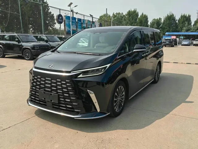 Фотография автомобиля — Lexus LM
