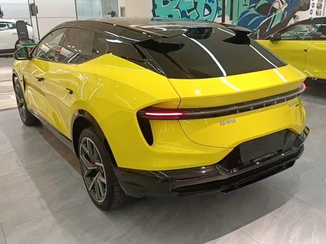 Lotus Eletre — Фото автомобиля 4