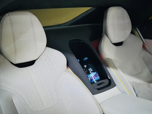 Lotus Emeya — Фото автомобиля 16