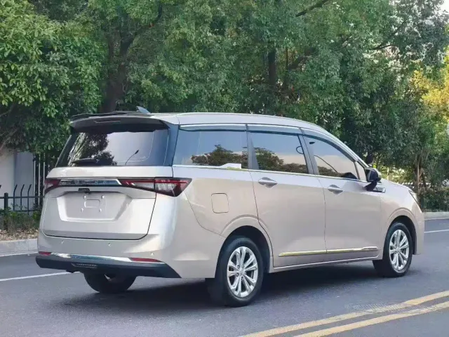 Wuling Jiachen — Фото автомобиля 9