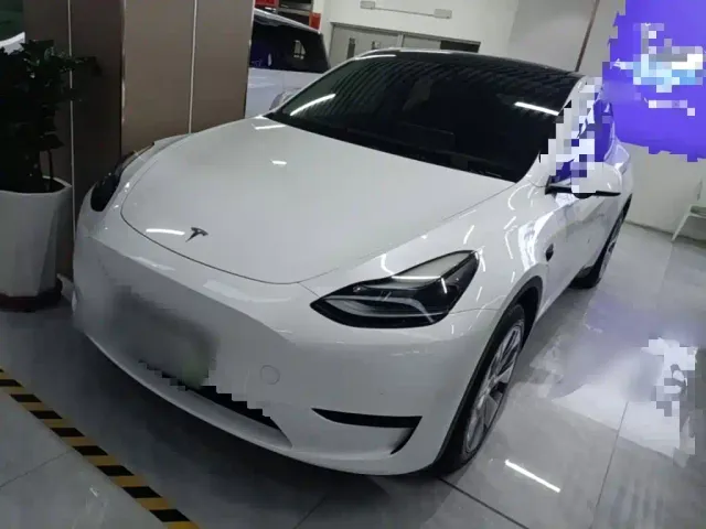 Фотография автомобиля — Tesla Model Y