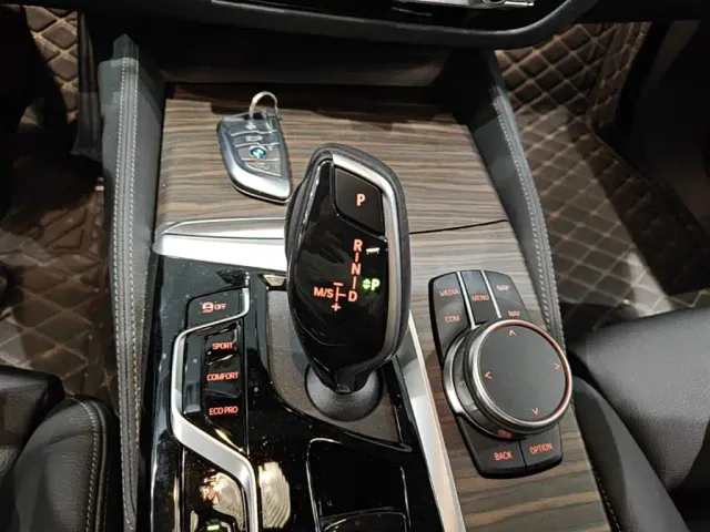 BMW 6 Series Gran Turismo — Фото автомобиля 13