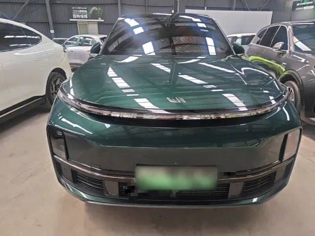 Li Auto L8 — Фото автомобиля 2