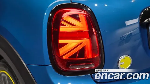 MINI Cooper Electric — Фото автомобиля 8