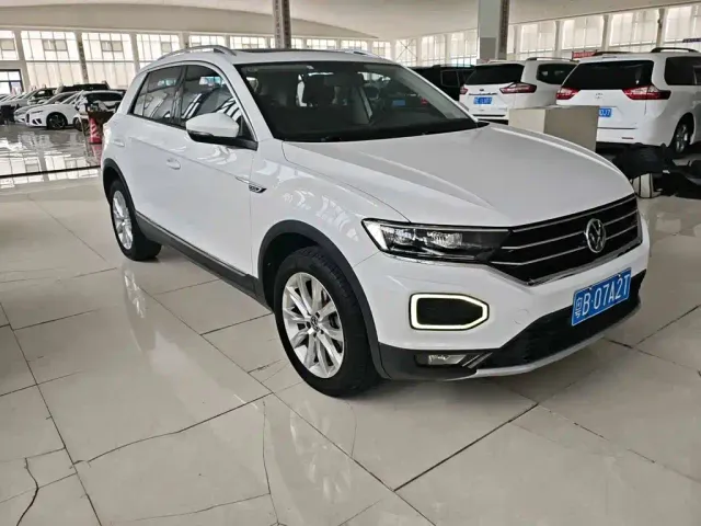 Volkswagen T-Roc — Фото автомобиля 3