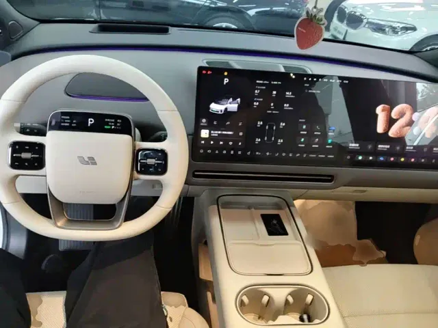 Li Auto i6 — Фото автомобиля 9