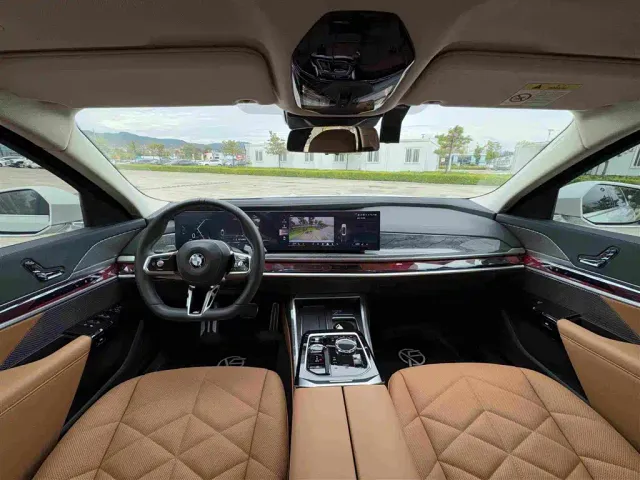 BMW 7 Series — Фото автомобиля 6