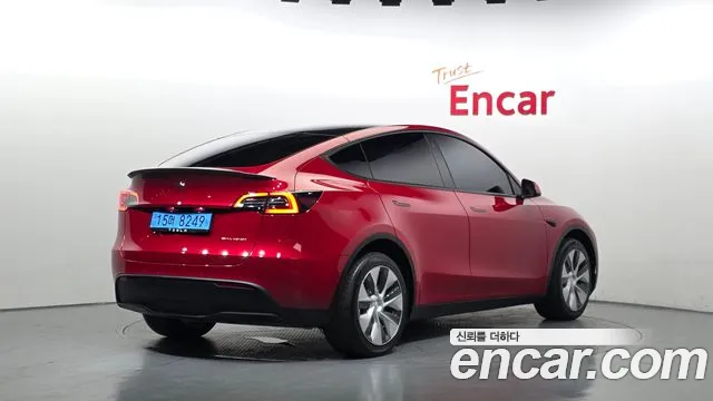 Tesla Model Y — Фото автомобиля 2