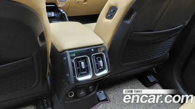 Kia Sorento Sorento 4-е поколение Бензин 2.5T 2WD — Фото автомобиля 28
