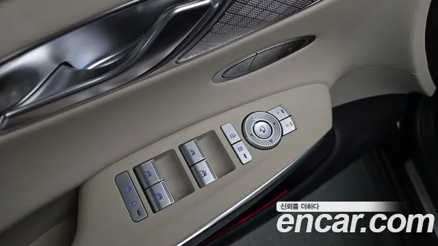 Genesis GV70 — Фото автомобиля 15
