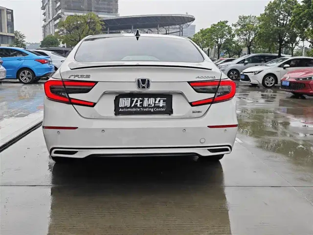 Honda Accord — Фото автомобиля 8