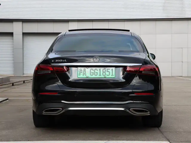 Mercedes-Benz E-Class — Фото автомобиля 3