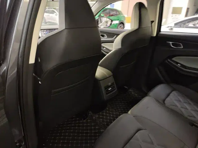 Changan Qiyuan Q05 — Фото автомобиля 14