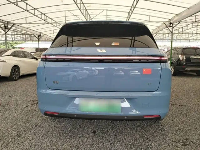 Li Auto L7 — Фото автомобиля 5