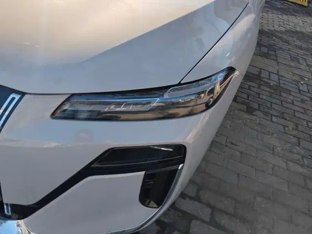 Roewe M7 DMH — Фото автомобиля 5
