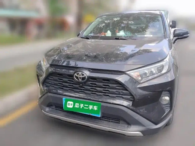 Toyota RAV4 — Фото автомобиля 2