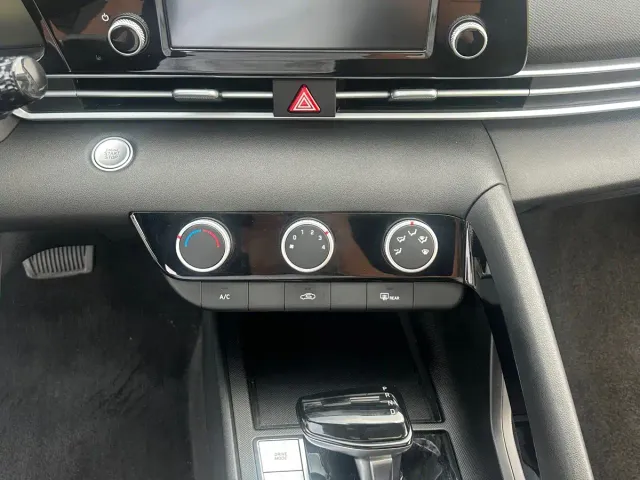 Hyundai Elantra — Фото автомобиля 16