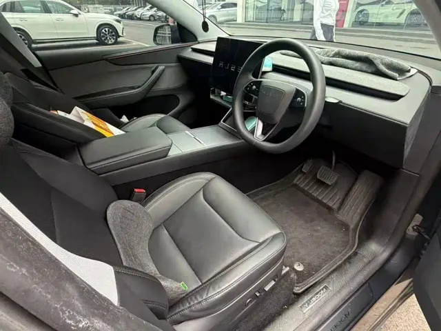 Tesla Model Y — Фото автомобиля 5