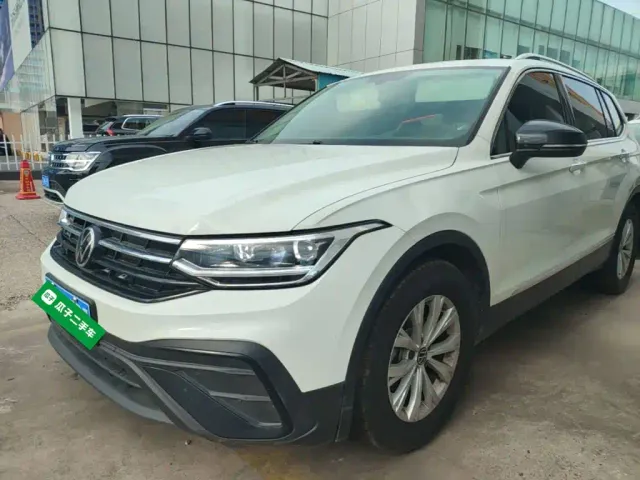 Фотография автомобиля — Volkswagen Tiguan L