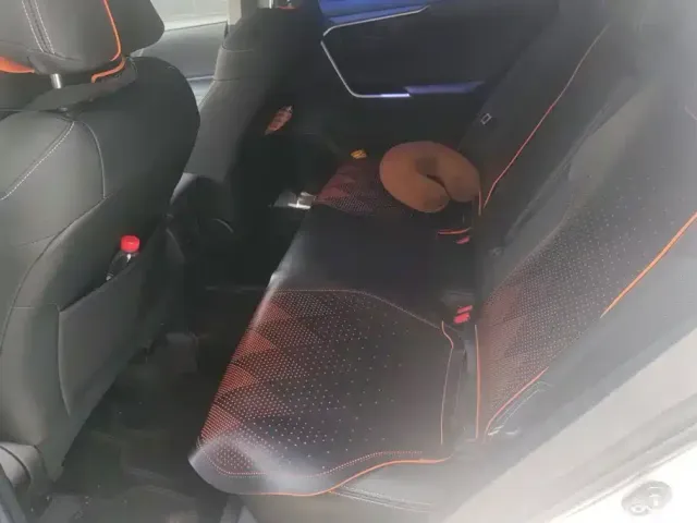 Toyota RAV4 — Фото автомобиля 11