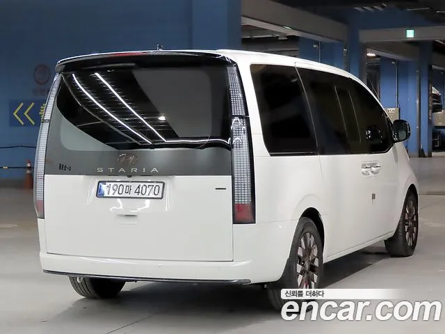 Hyundai Staria Staria 4WD Lounge 9 мест — Фото автомобиля 4