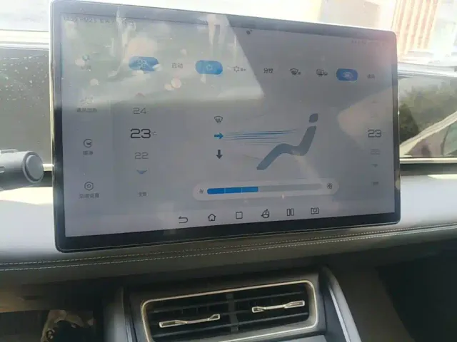 BYD Qin L — Фото автомобиля 12