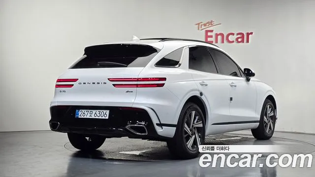 Genesis GV70 2.5T Бензин AWD — Фото автомобиля 2