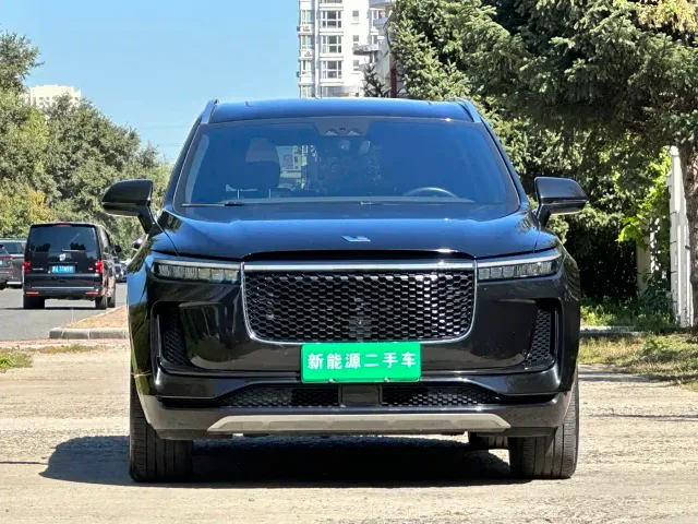Li Auto ONE — Фото автомобиля 2