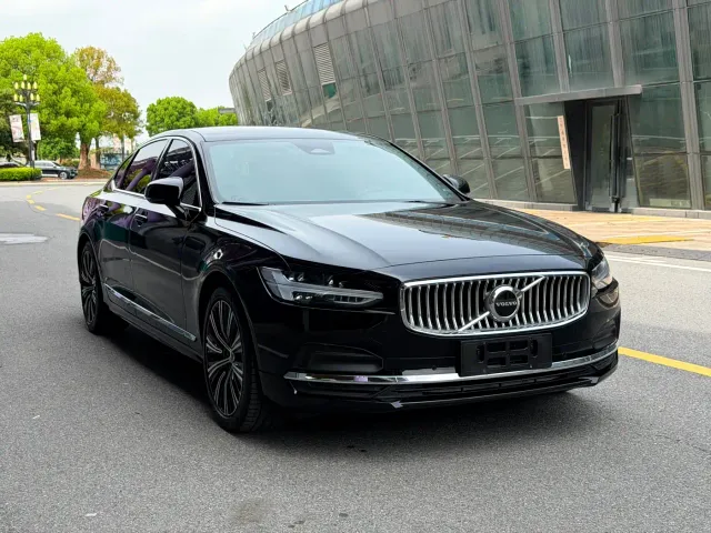 Volvo S90 — Фото автомобиля 3