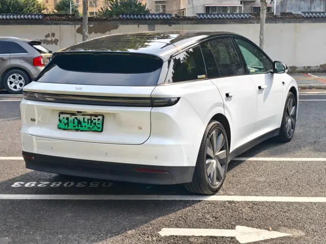 Li Auto i6 — Фото автомобиля 7