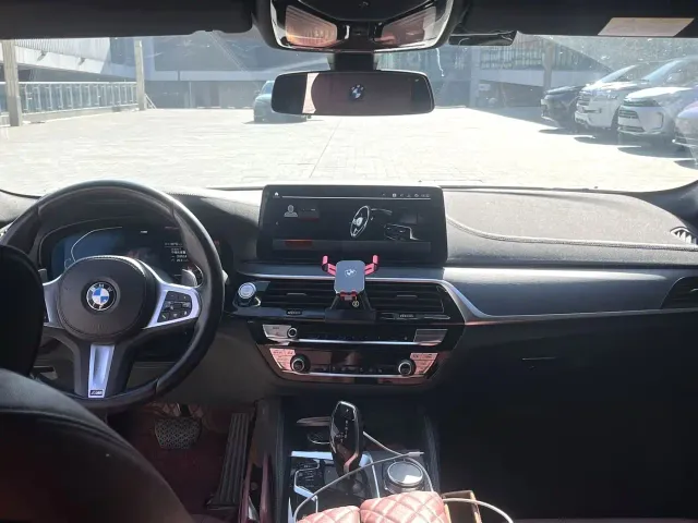 BMW 5 Series — Фото автомобиля 4
