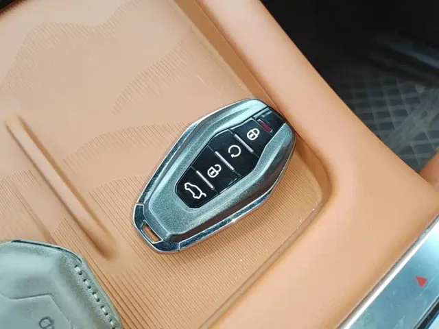 Jetour X70L — Фото автомобиля 8