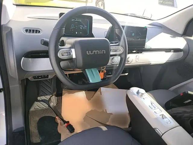 Changan Lumin — Фото автомобиля 9