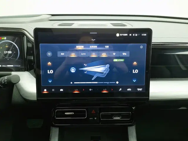 GAC Trumpchi GS8 — Фото автомобиля 12