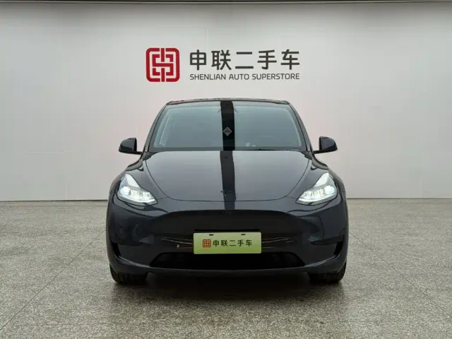 Tesla Model Y — Фото автомобиля 5
