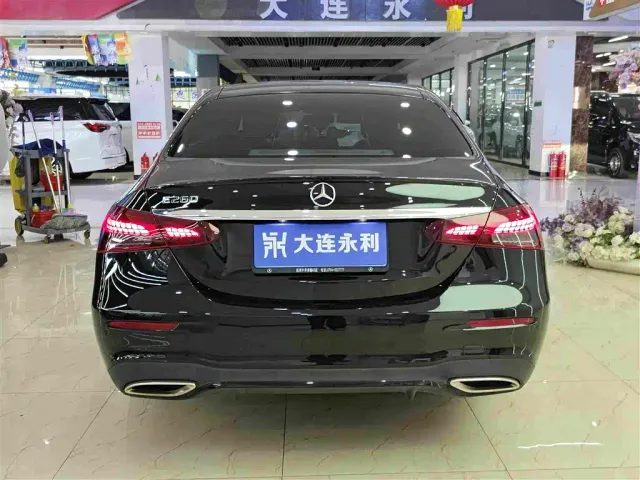 Mercedes-Benz E-Class — Фото автомобиля 16
