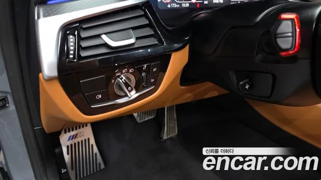 BMW 5 Series G30 — Фото автомобиля 29