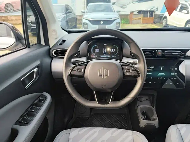 Leapmotor T03 — Фото автомобиля 10