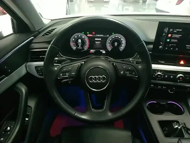 Audi A4L — Фото автомобиля 10