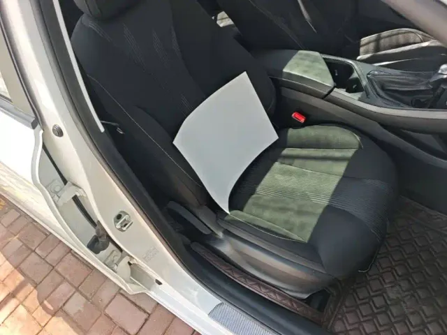 Roewe i5 — Фото автомобиля 24